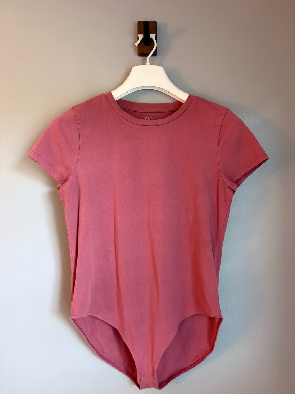 GAP Womens Large Short Sleeve Bodysuit Crewneck Mauve Pink Earthenware Red